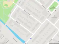 Brandweer met gepaste spoed naar de Hoefbladlaan in Arnhem