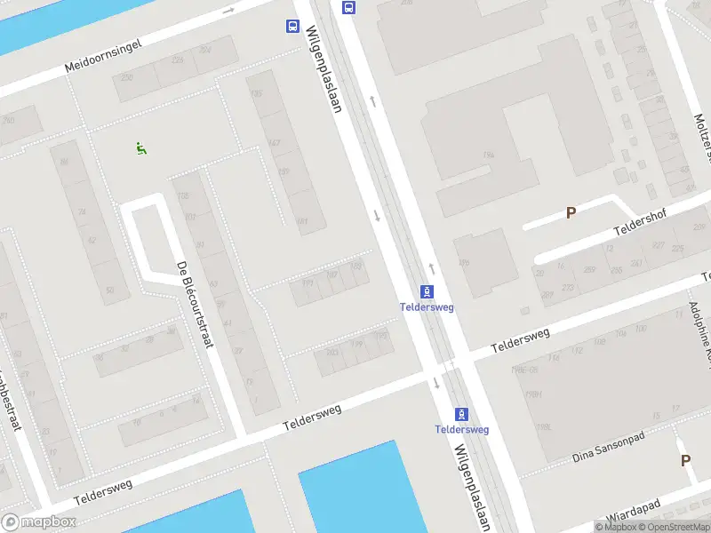 Ambulance met gepaste spoed naar de Wilgenplaslaan in Rotterdam