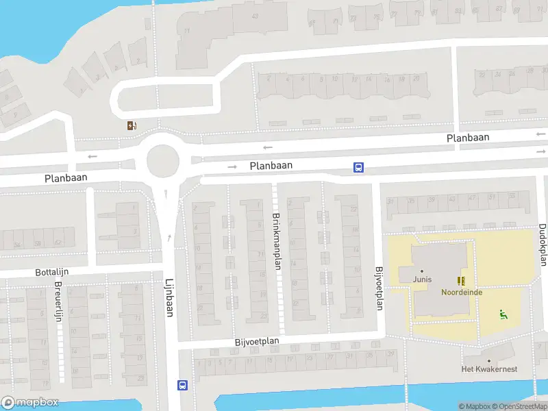 Ambulance met grote spoed naar de Brinkmanplan in Zoetermeer