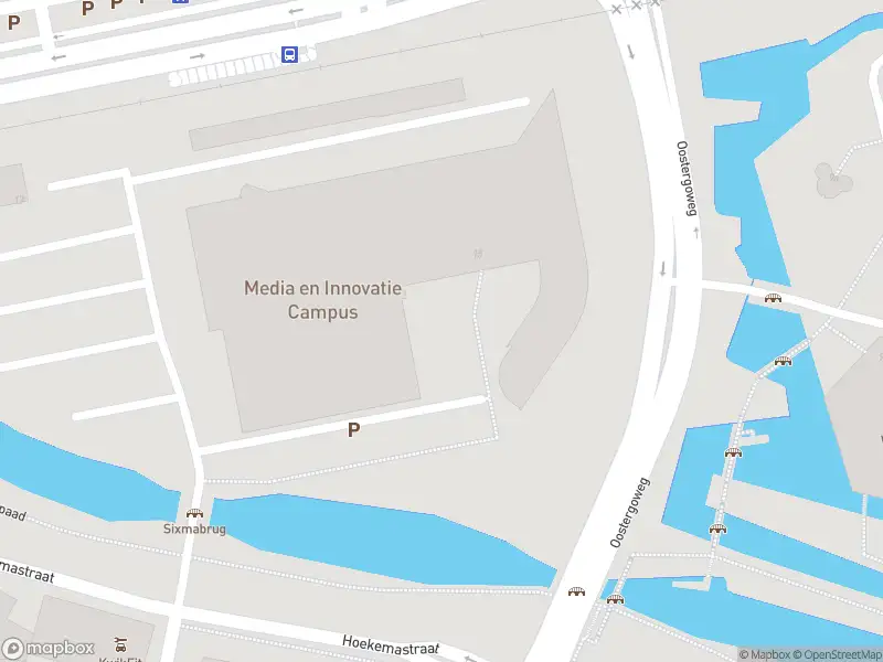 Brandweer met grote spoed naar de Aert van der Neerstraat in Leeuwarden vanwege voertuigbrand