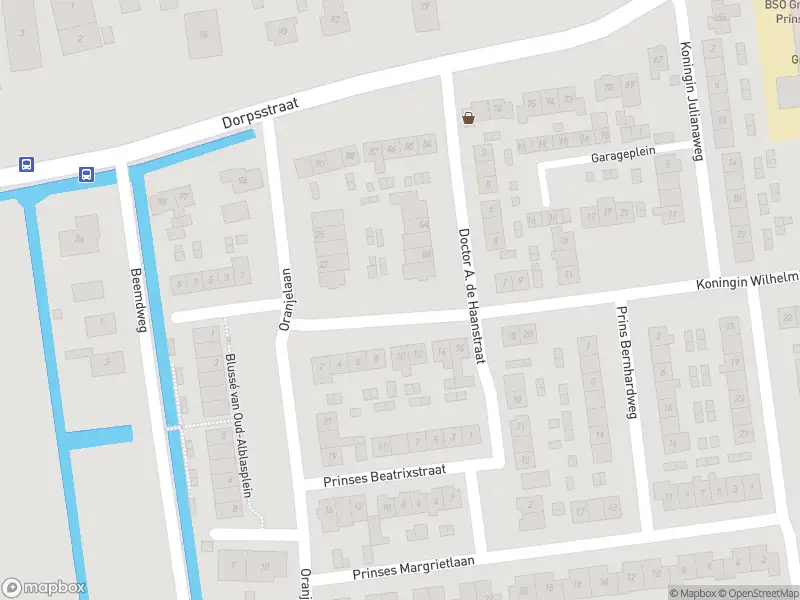 Ambulance met gepaste spoed naar de Koningin Wilhelminalaan in Oud-Alblas