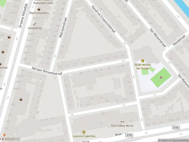 Ambulance met gepaste spoed naar de Adriaen Nimantsstraat in Rotterdam