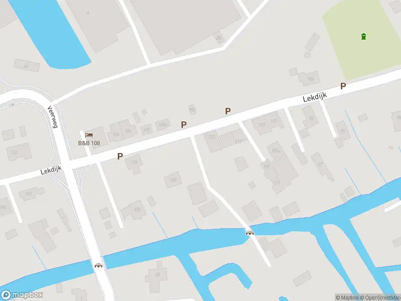 Ambulance met grote spoed naar de Lekdijk in Nieuw-Lekkerland