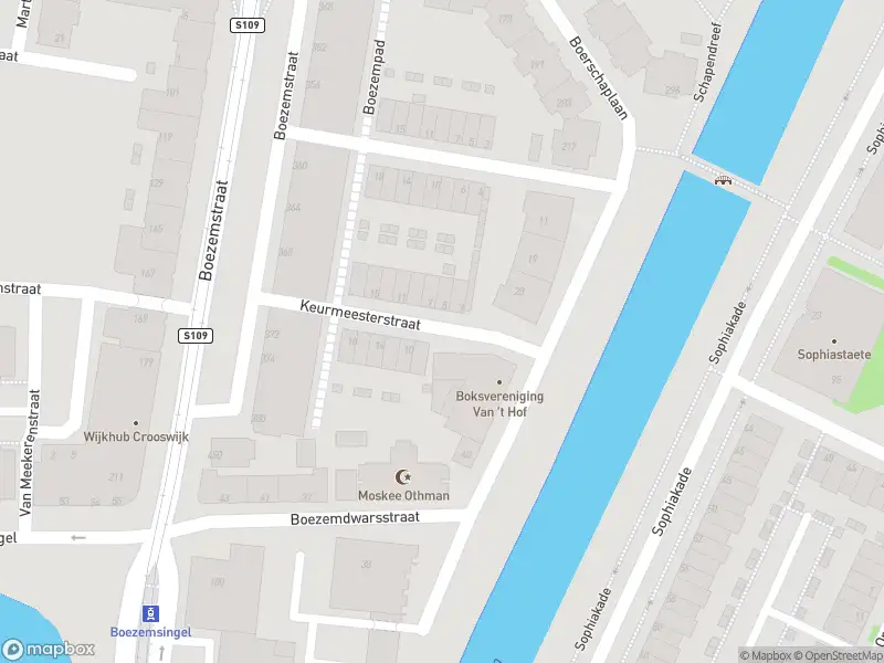 Ambulance met grote spoed naar de Keurmeesterstraat in Rotterdam