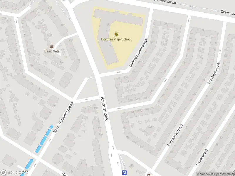 Ambulance met grote spoed naar de Krommedijk in Dordrecht