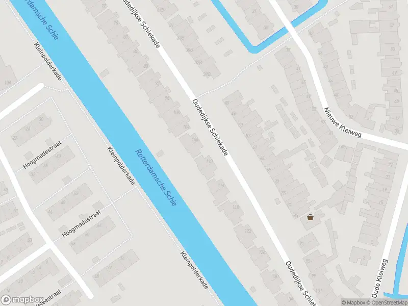 Ambulance met grote spoed naar de Oudedijkse Schiekade in Rotterdam