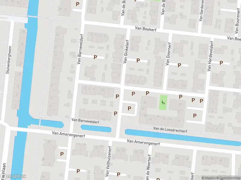 Brandweer met grote spoed naar de Van Ravenswaaij-erf in Veenendaal vanwege gebouwbrand