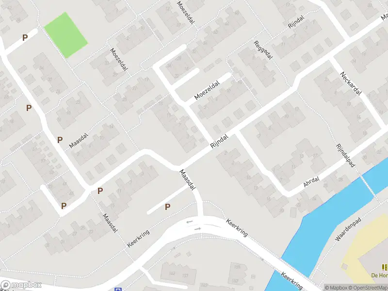 Ambulance met grote spoed naar de Moezeldal in Capelle aan den IJssel