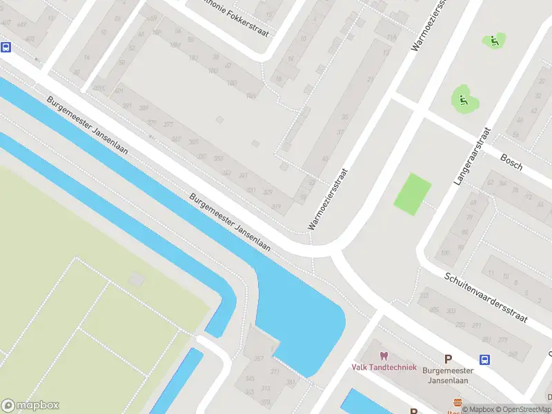 Ambulance met gepaste spoed naar de Burgemeester Jansenlaan in Zwijndrecht