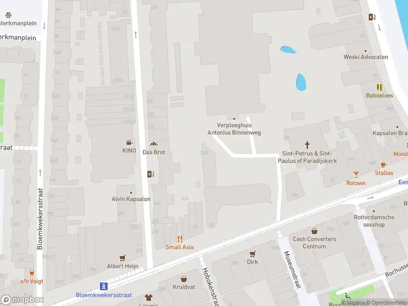 Ambulance met grote spoed naar de Nieuwe Binnenweg in Rotterdam