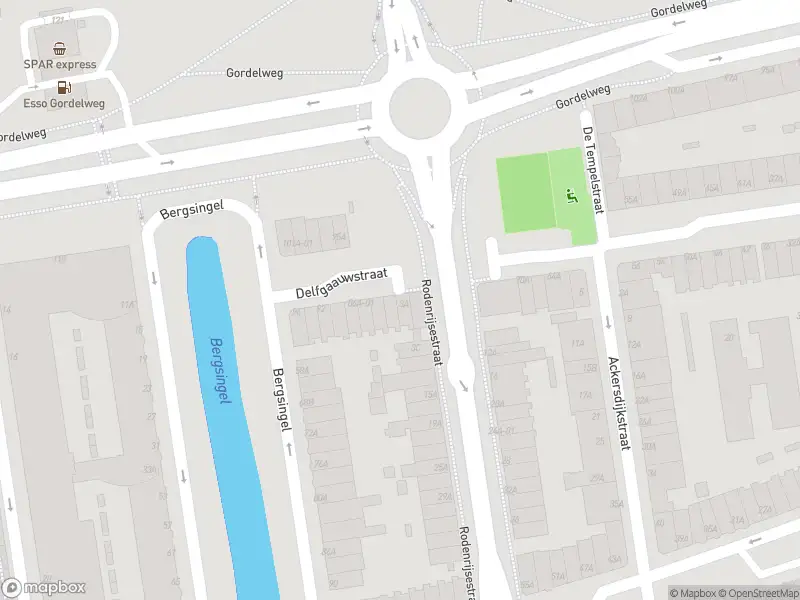 Ambulance met gepaste spoed naar de Delfgaauwstraat in Rotterdam