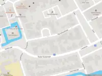 Ambulance met grote spoed naar de Herenbosstraat in Schagen