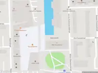 Ambulance met gepaste spoed naar de Nolensstraat in Amsterdam