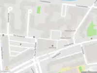 Ambulance met grote spoed naar de Goudseplein in Rotterdam