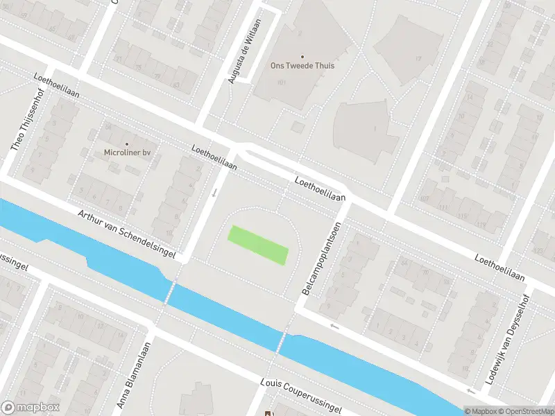 Ambulance met grote spoed naar de Belcampoplantsoen in Amstelveen