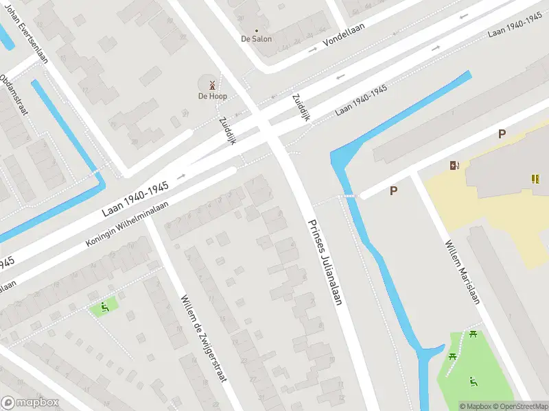 Ambulance met gepaste spoed naar de Prinses Julianalaan in Maassluis