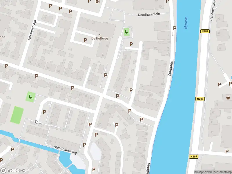 Ambulance met grote spoed naar de Raadhuisstraat in Waddinxveen