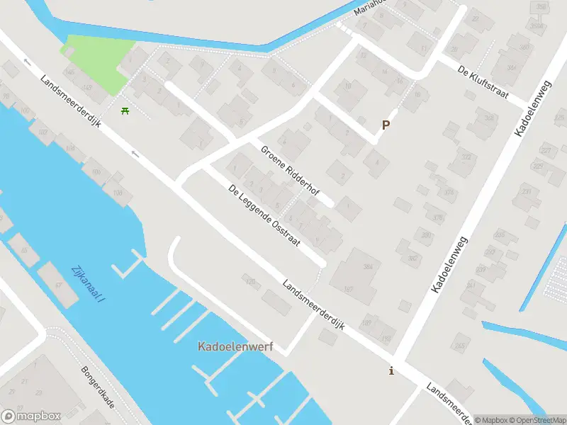 Ambulance met grote spoed naar de De Leggende Osstraat in Amsterdam