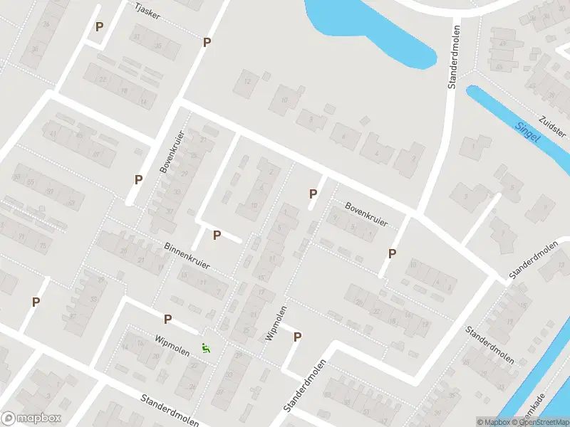 Ambulance met gepaste spoed naar de Wipmolen in Puttershoek