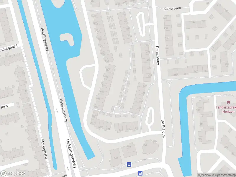 Ambulance met grote spoed naar de Beverveen in Spijkenisse
