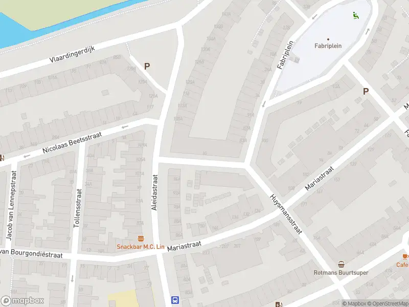 Ambulance met gepaste spoed naar de Van der Elststraat in Schiedam