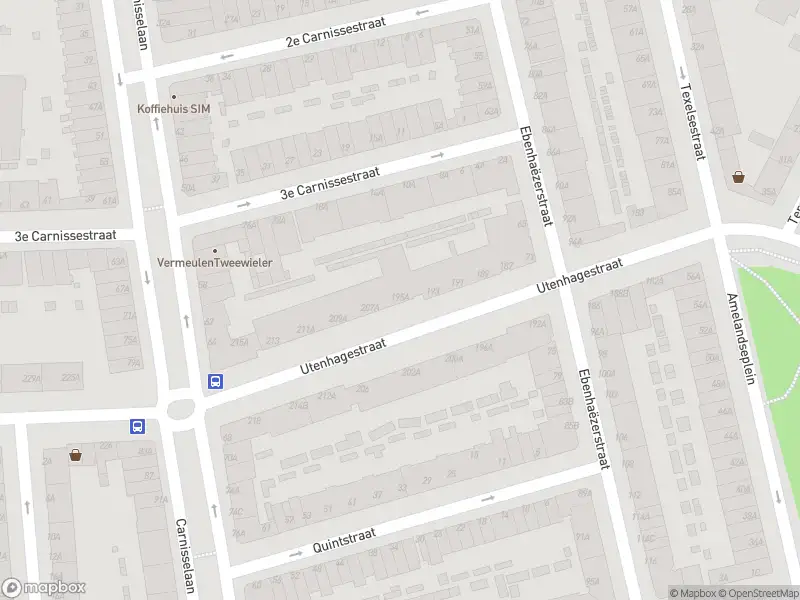 Ambulance met grote spoed naar de Utenhagestraat in Rotterdam