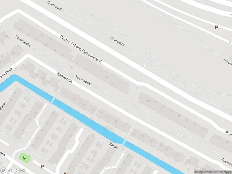 Brandweer met gepaste spoed naar de Dr. J.M. den Uylboulevard in Rozenburg