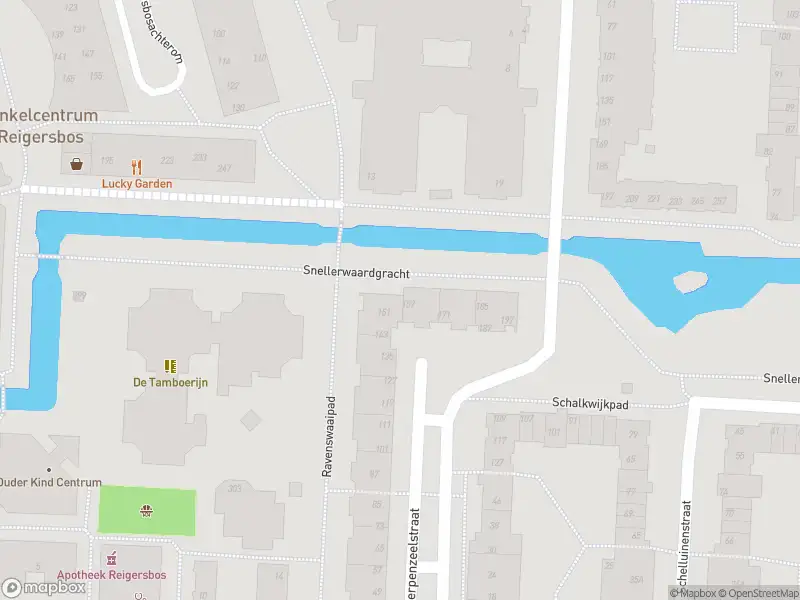 Ambulance met grote spoed naar de Schaarsbergenstraat in Amsterdam