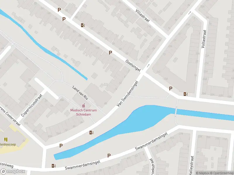 Ambulance met gepaste spoed naar de Van Swindensingel in Schiedam