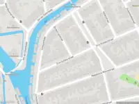 Brandweer met grote spoed naar de Buitenruststraat in Leiden vanwege waarnemen gaslucht