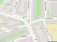 Ambulance met gepaste spoed naar de Johannes Vermeerplein in Amsterdam