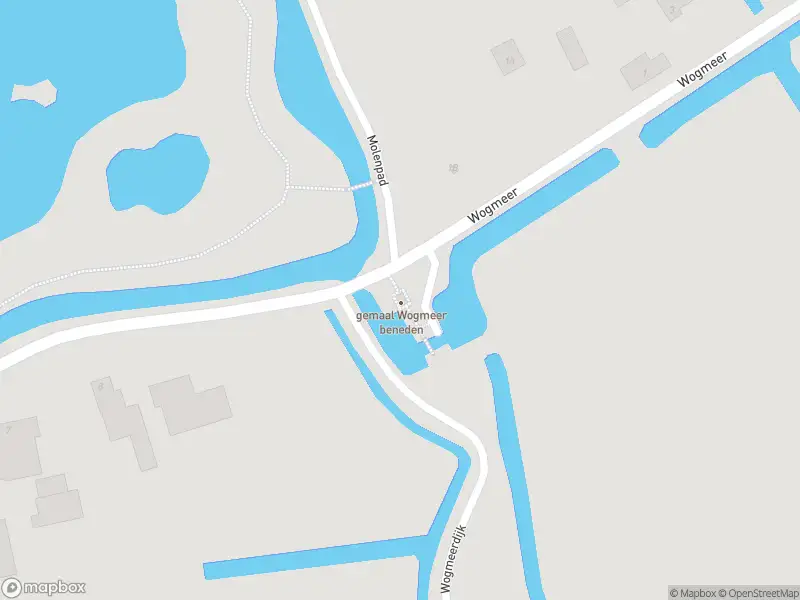 Ambulance met gepaste spoed naar de Wogmeerdijk in Hensbroek