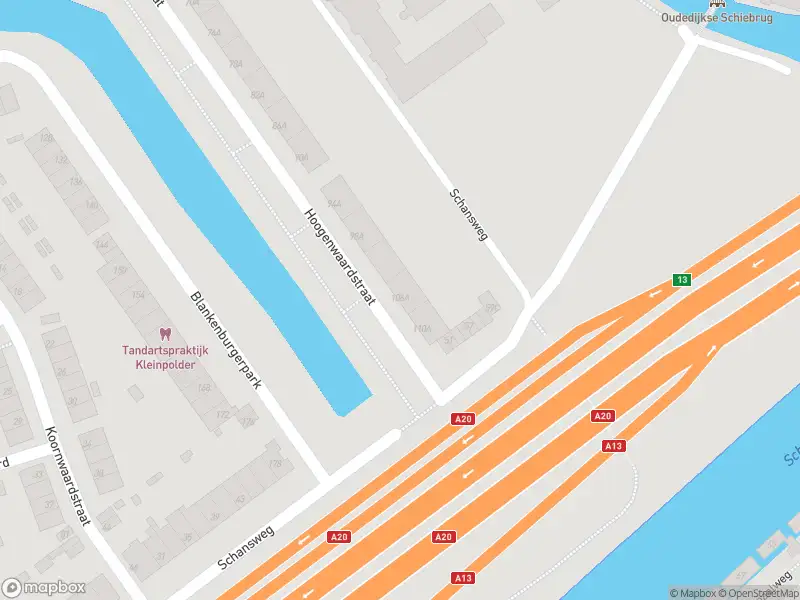 Ambulance met grote spoed naar de Hoogenwaardstraat in Rotterdam