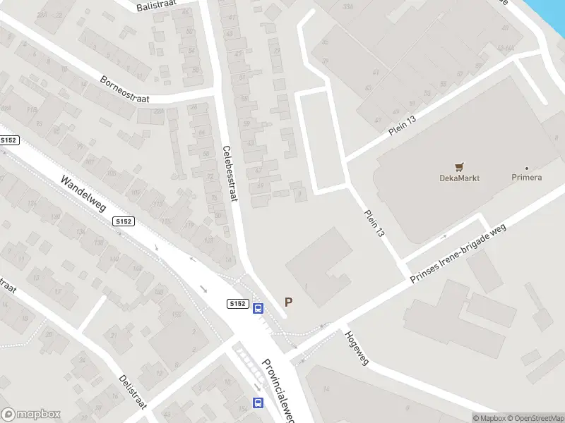 Ambulance met grote spoed naar de Plein 13 in Wormerveer