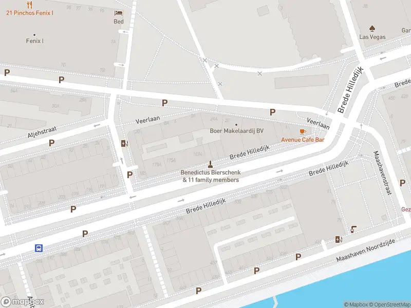 Ambulance met gepaste spoed naar de Brede Hilledijk in Rotterdam