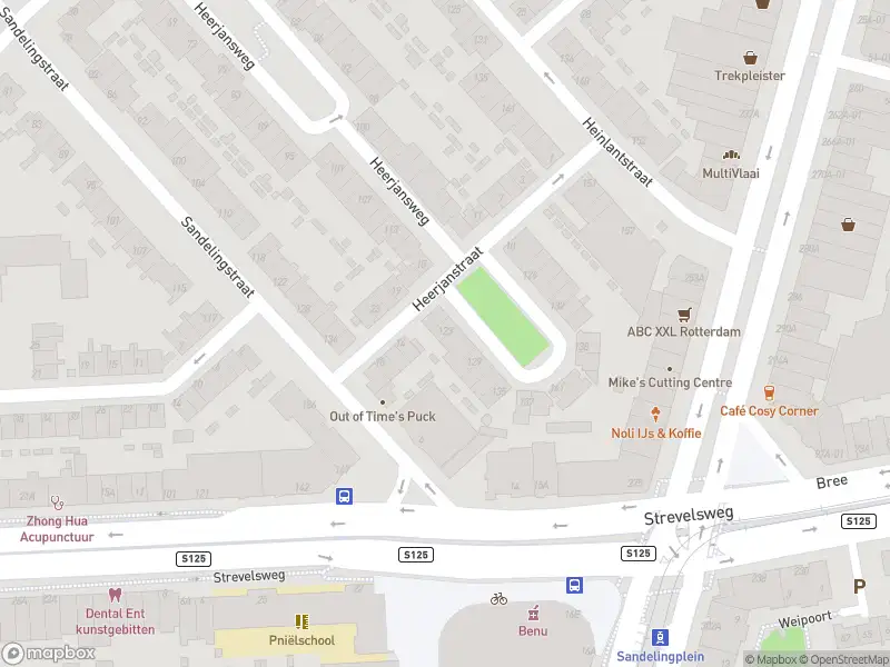 Ambulance met gepaste spoed naar de Heerjansweg in Rotterdam