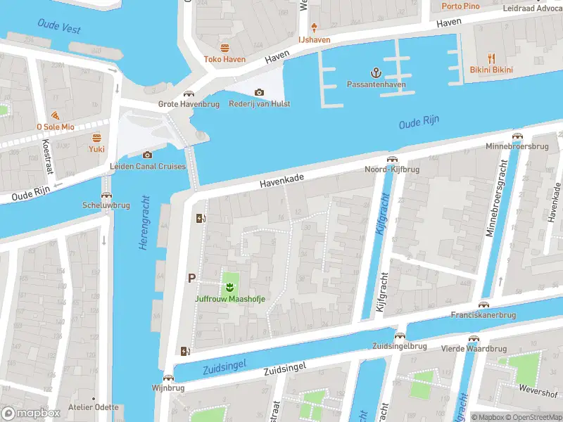 Ambulance met gepaste spoed naar de Touwslagersgang in Leiden