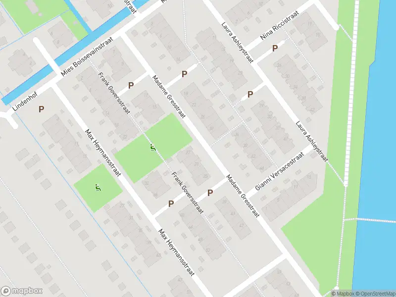 Ambulance met grote spoed naar de Madame Gresstraat in Rotterdam