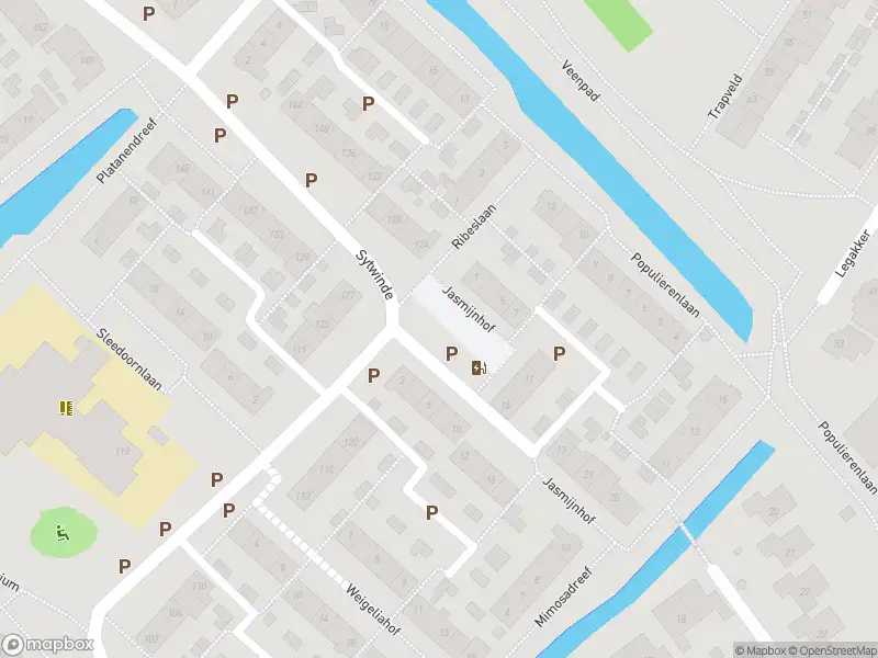 Ambulance met grote spoed naar de Jasmijnhof in Nootdorp