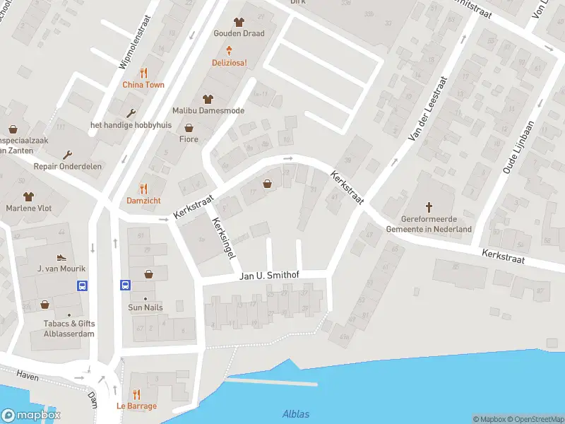 Ambulance met gepaste spoed naar de Kerkstraat in Alblasserdam