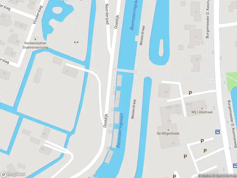 Brandweer met gepaste spoed naar de Oostdijk W in Zuidoostbeemster