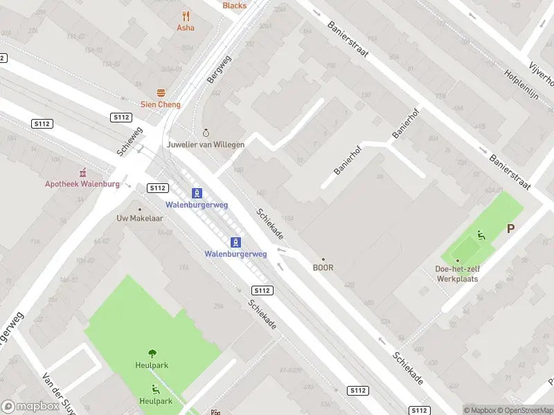 Ambulance met grote spoed naar de Schiekade in Rotterdam