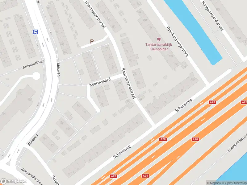 Ambulance met grote spoed naar de Koornwaardstraat in Rotterdam