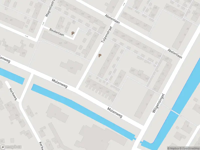 Ambulance met gepaste spoed naar de Tulpenstraat in Rozenburg