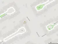 Ambulance met grote spoed naar de Nieuwersluishof in Amsterdam