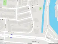 Ambulance met gepaste spoed naar de Lavendelveld in Schiedam