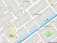 Ambulance met grote spoed naar de Pensionarispad in Delft