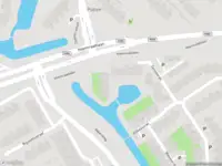 Ambulance met grote spoed naar de Zeisvoorde in Spijkenisse