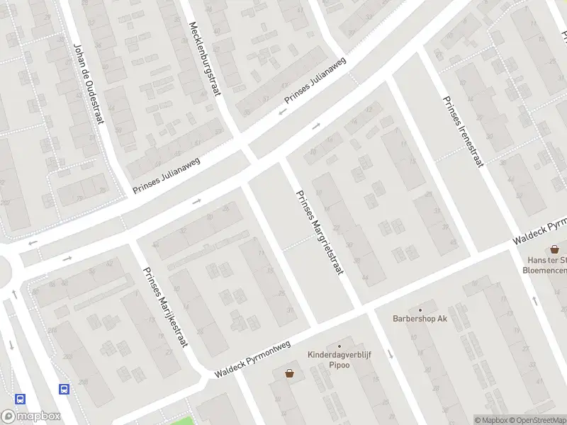 Ambulance met grote spoed naar de Prinses Margrietstraat in Dordrecht