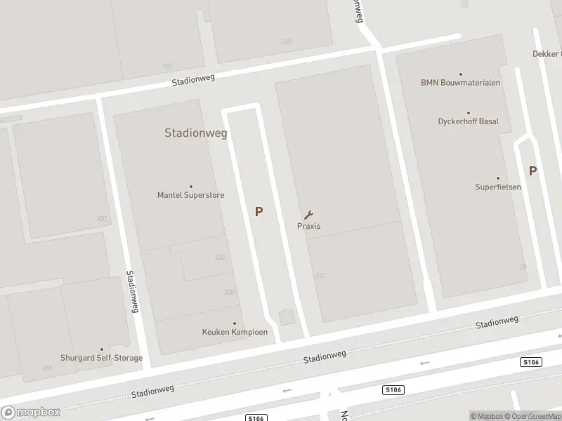 Ambulance met gepaste spoed naar de Stadionweg in Rotterdam